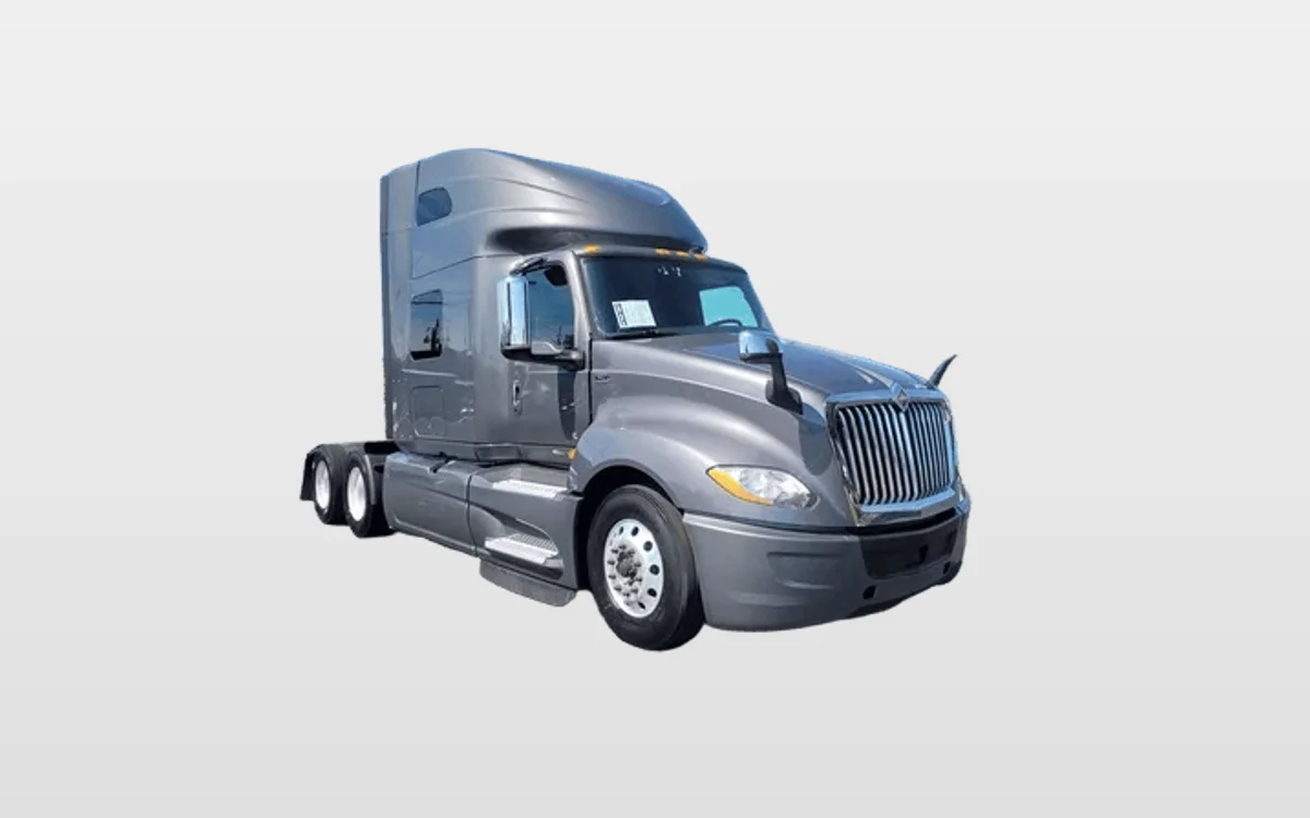 2021 International LT - image 1