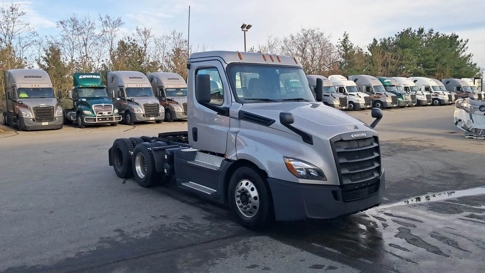 2020 Freightliner Cascadia in Shrewsbury, MA