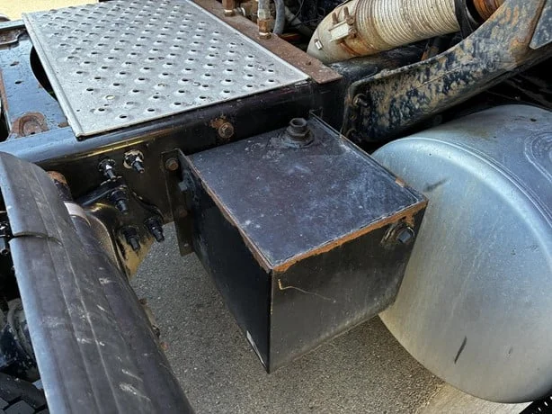 2017 Freightliner Cascadia - image 12