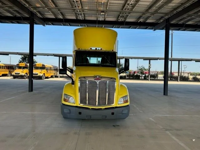 2021 Peterbilt 579 in San Antonio, TX — photo 9