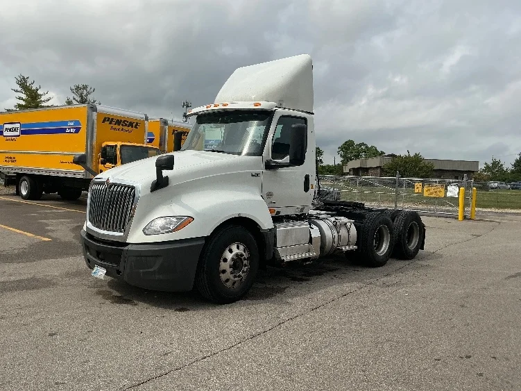 2019 International LT in Erlanger, KY — photo 3