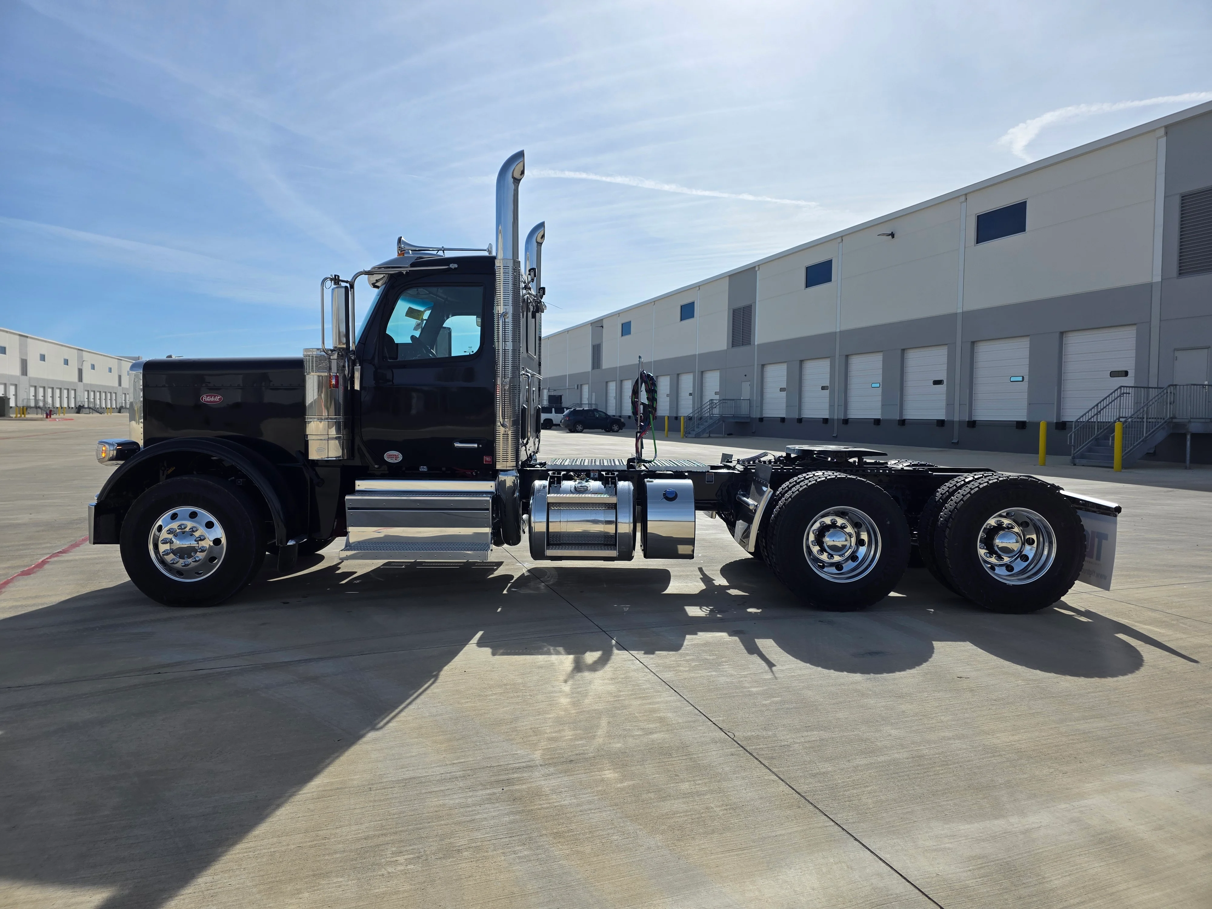 2027 Peterbilt 589 in Louisville, KY — photo 2