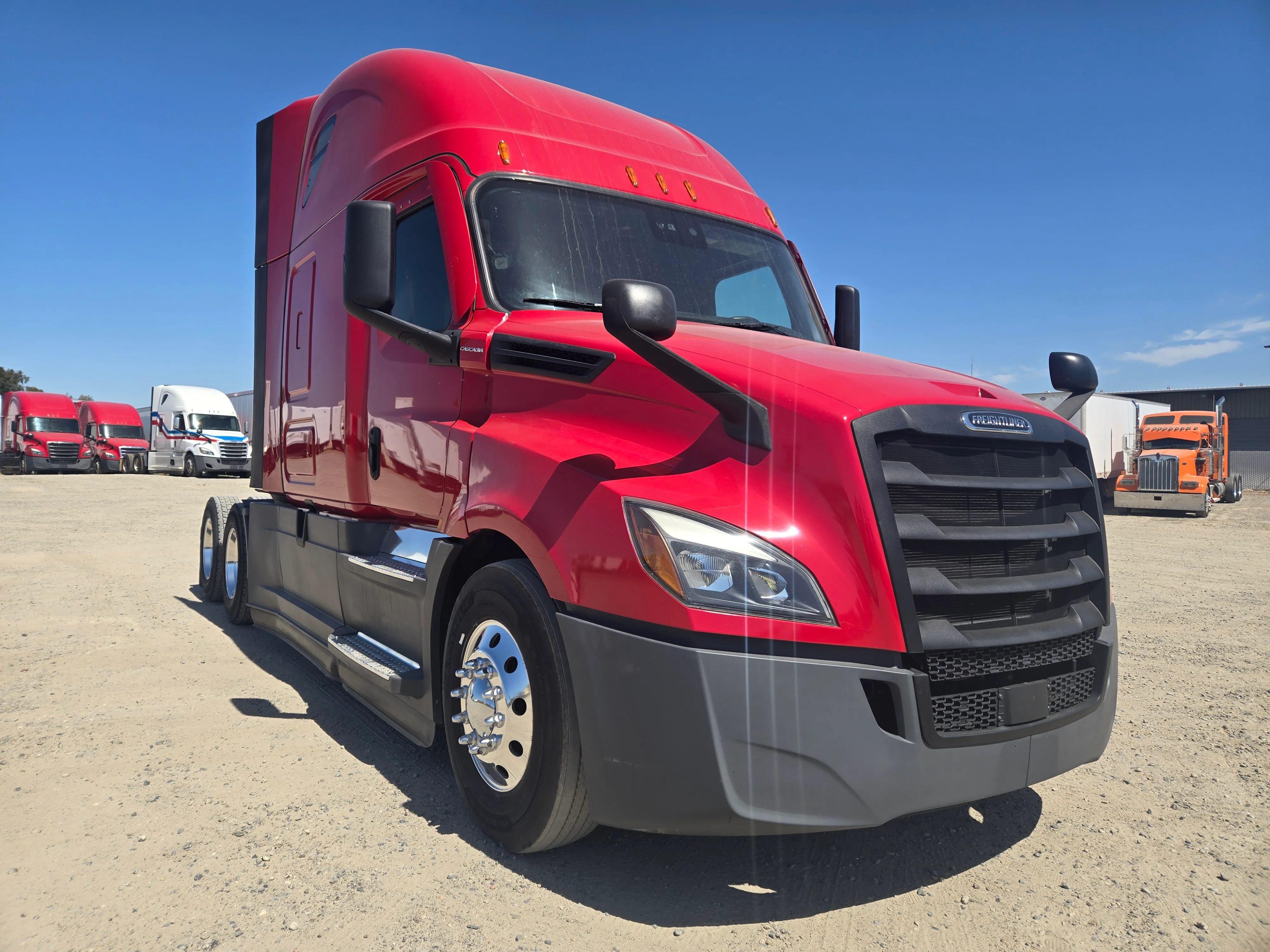 2021 Freightliner Cascadia in Fresno, CA — photo 8