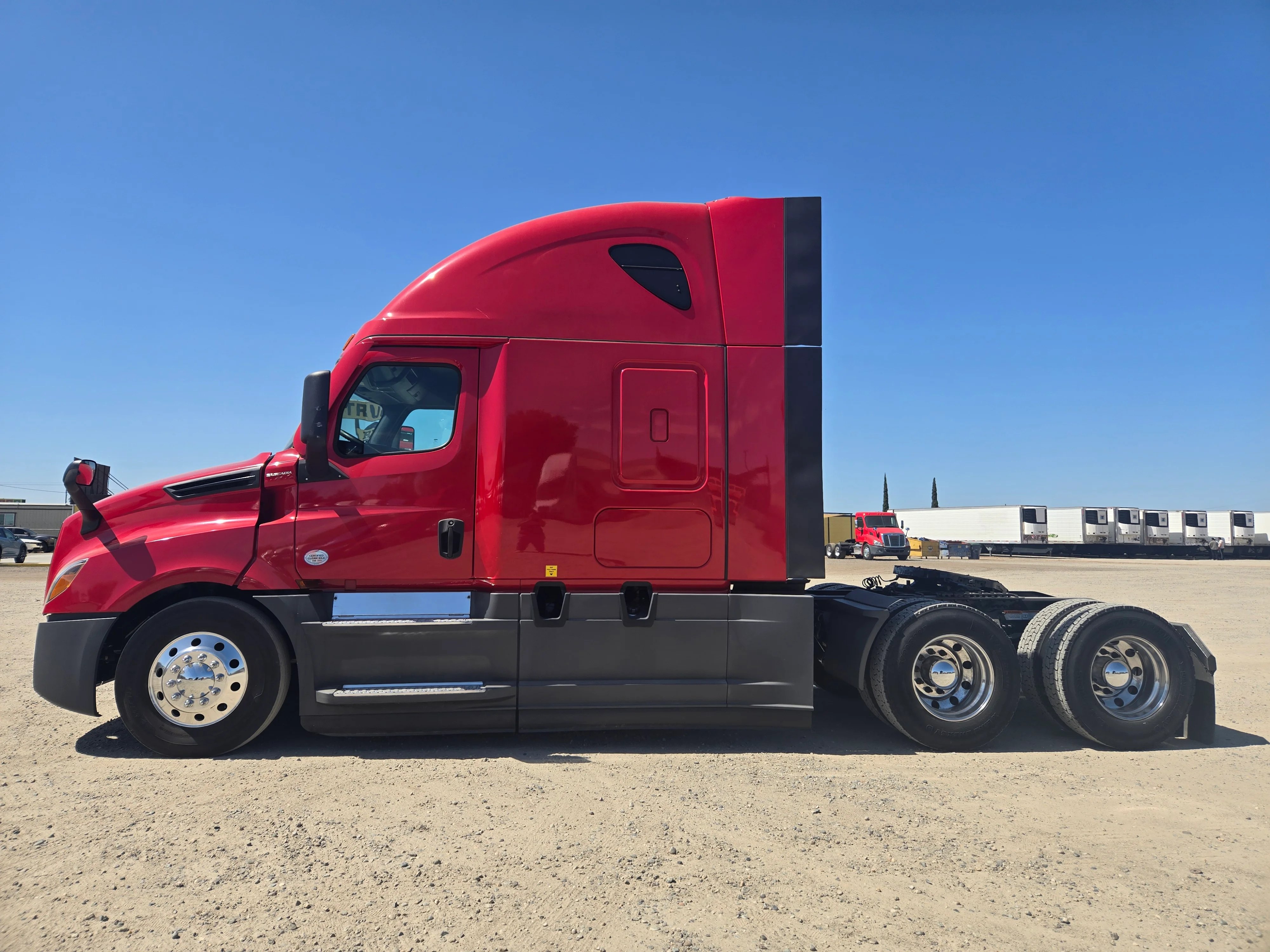 2021 Freightliner Cascadia in Fresno, CA — photo 3