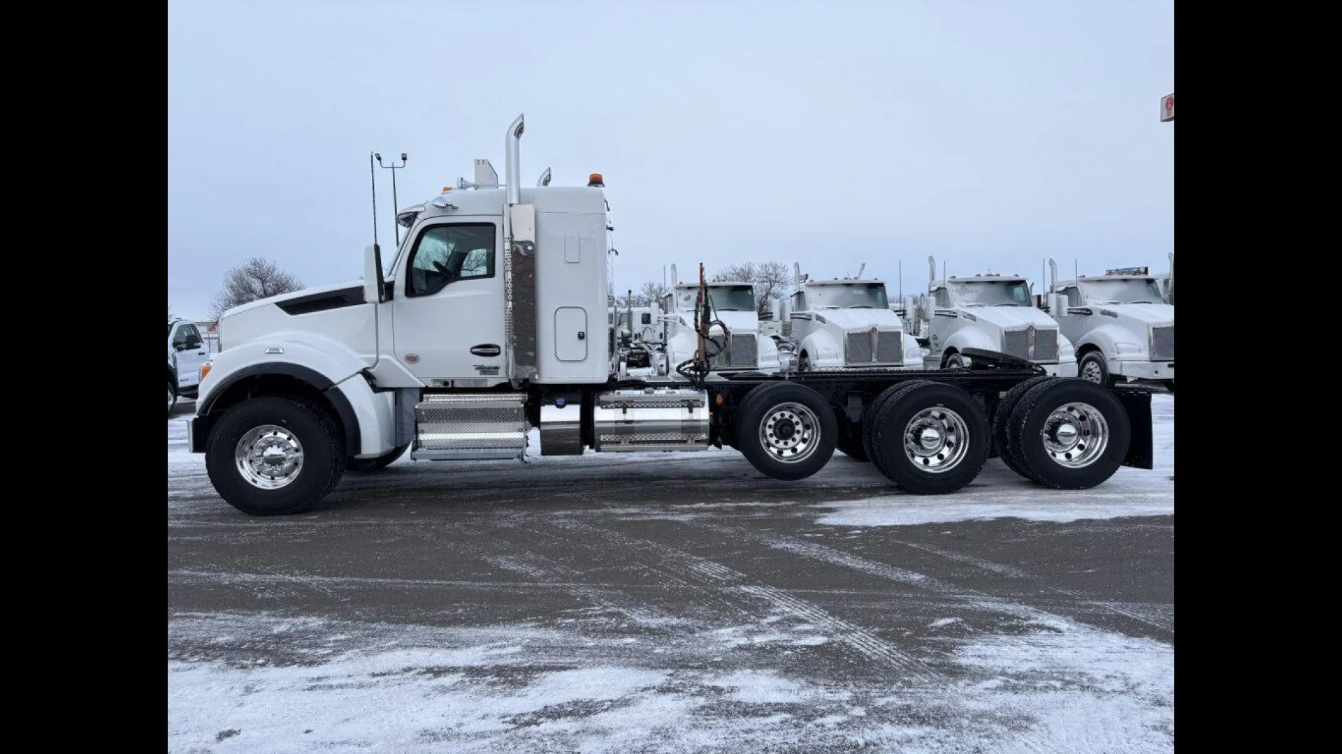 2026 Kenworth T880 in Fargo — photo 2
