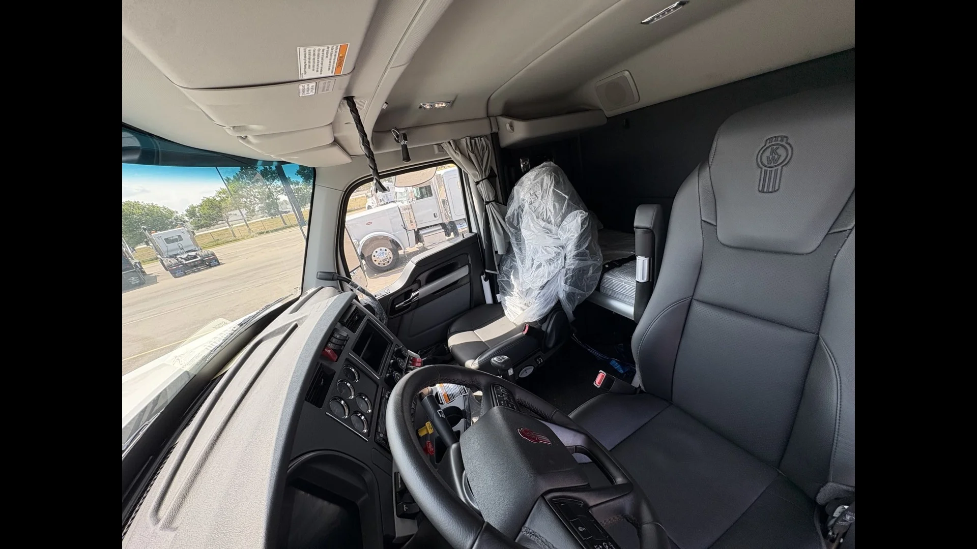 2026 Kenworth T880 in Fargo — photo 10
