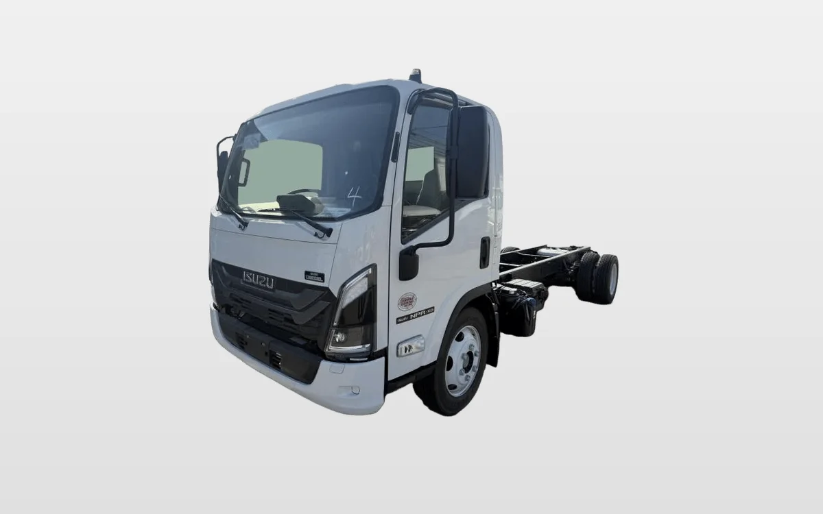 2025 Isuzu NPR - image 1