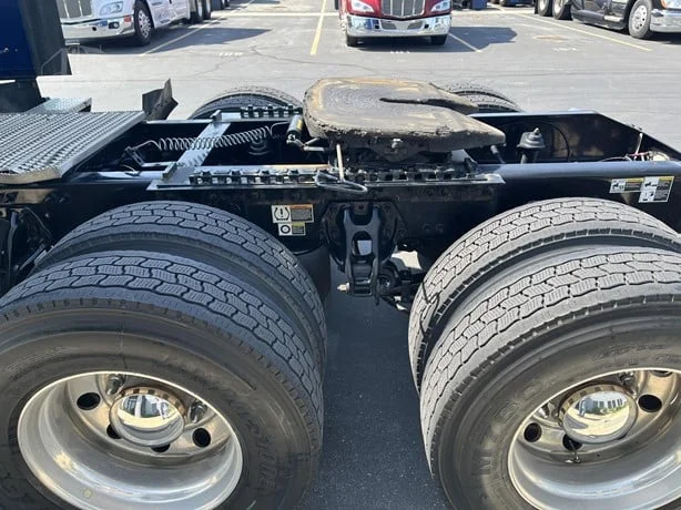 2023 Peterbilt 579 in Salt Lake City, UT — photo 10