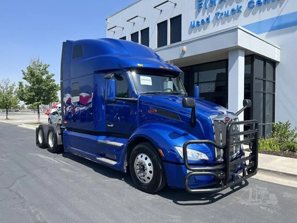 2023 Peterbilt 579 in Salt Lake City, UT — photo 2