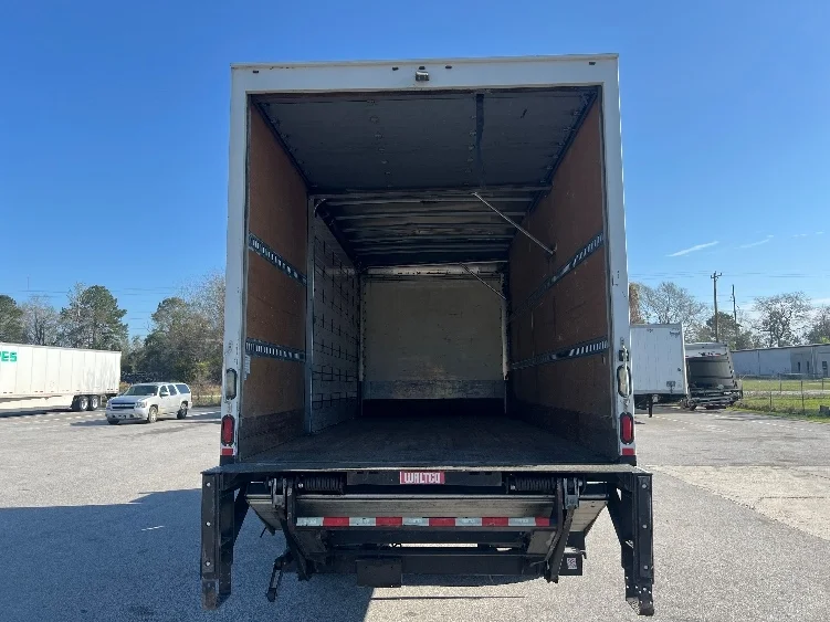 2017 Freightliner M2 106 - image 8