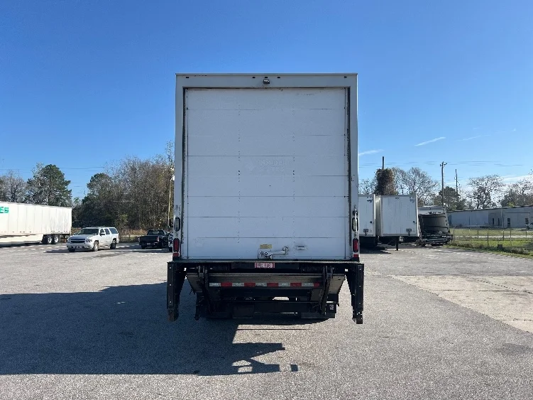 2017 Freightliner M2 106 - image 7