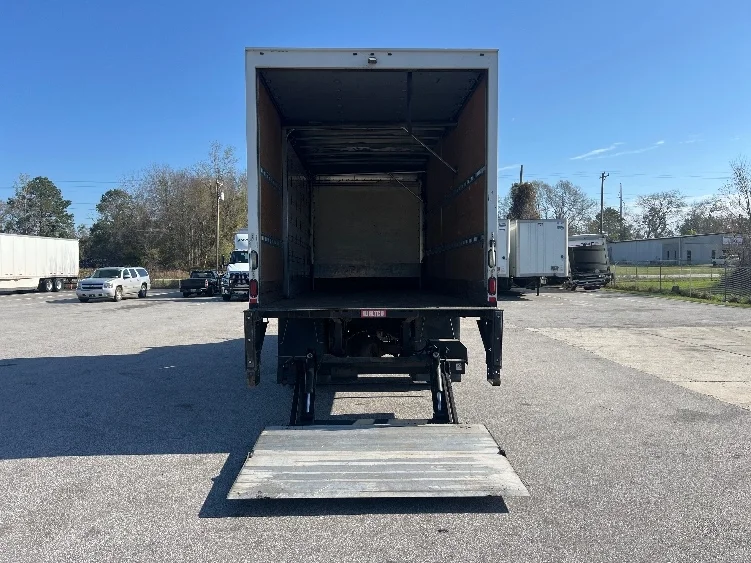 2017 Freightliner M2 106 - image 9