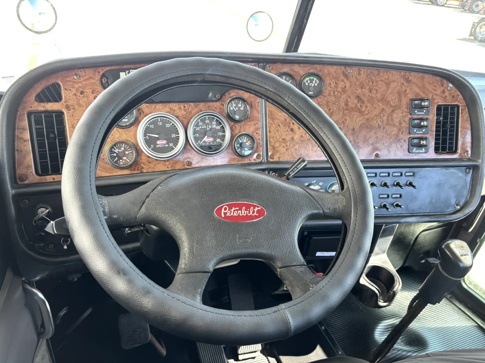 2006 Peterbilt in Hutchins, TX — photo 16