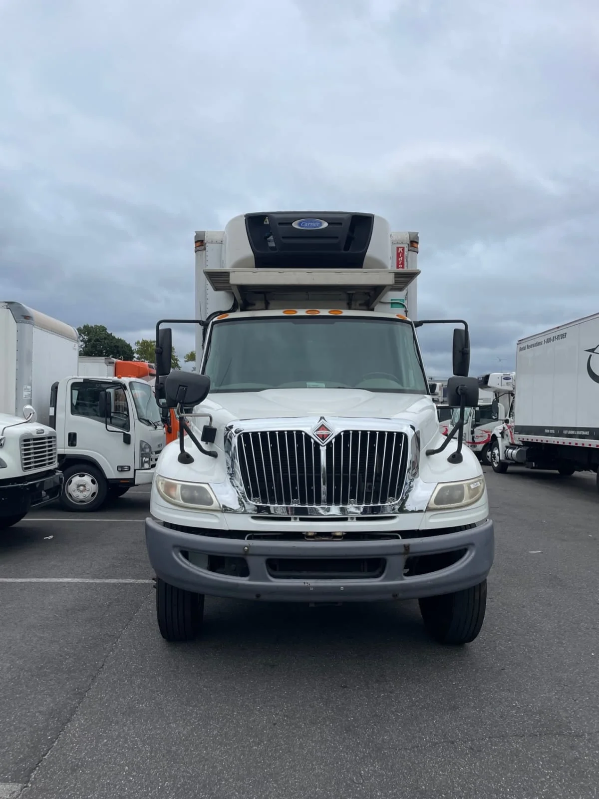 2016 International 4300 - image 2