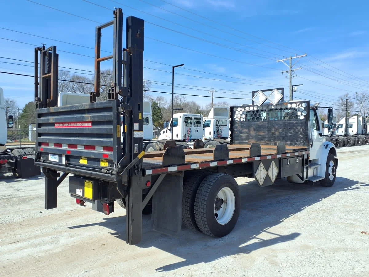 2019 Freightliner M2 106 in Greenville, SC — photo 4