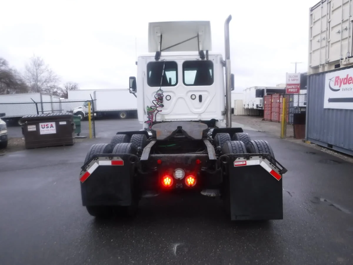 2018 Freightliner Cascadia - image 5