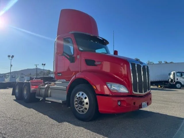 2020 Peterbilt 579 - image 4