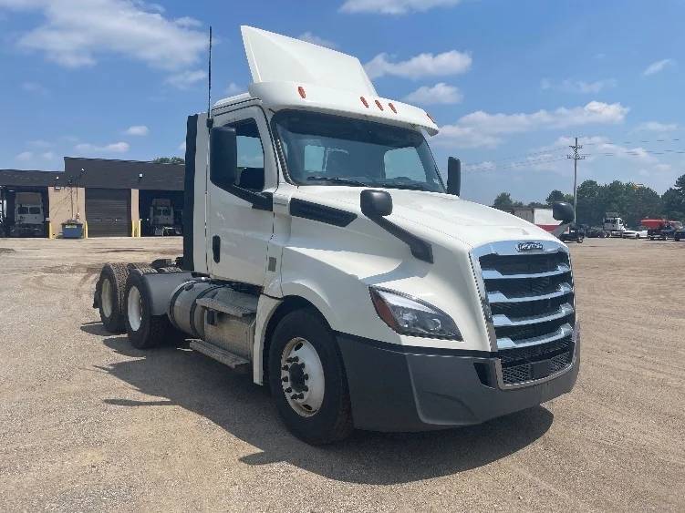 2020 Freightliner Cascadia in Jackson, MI