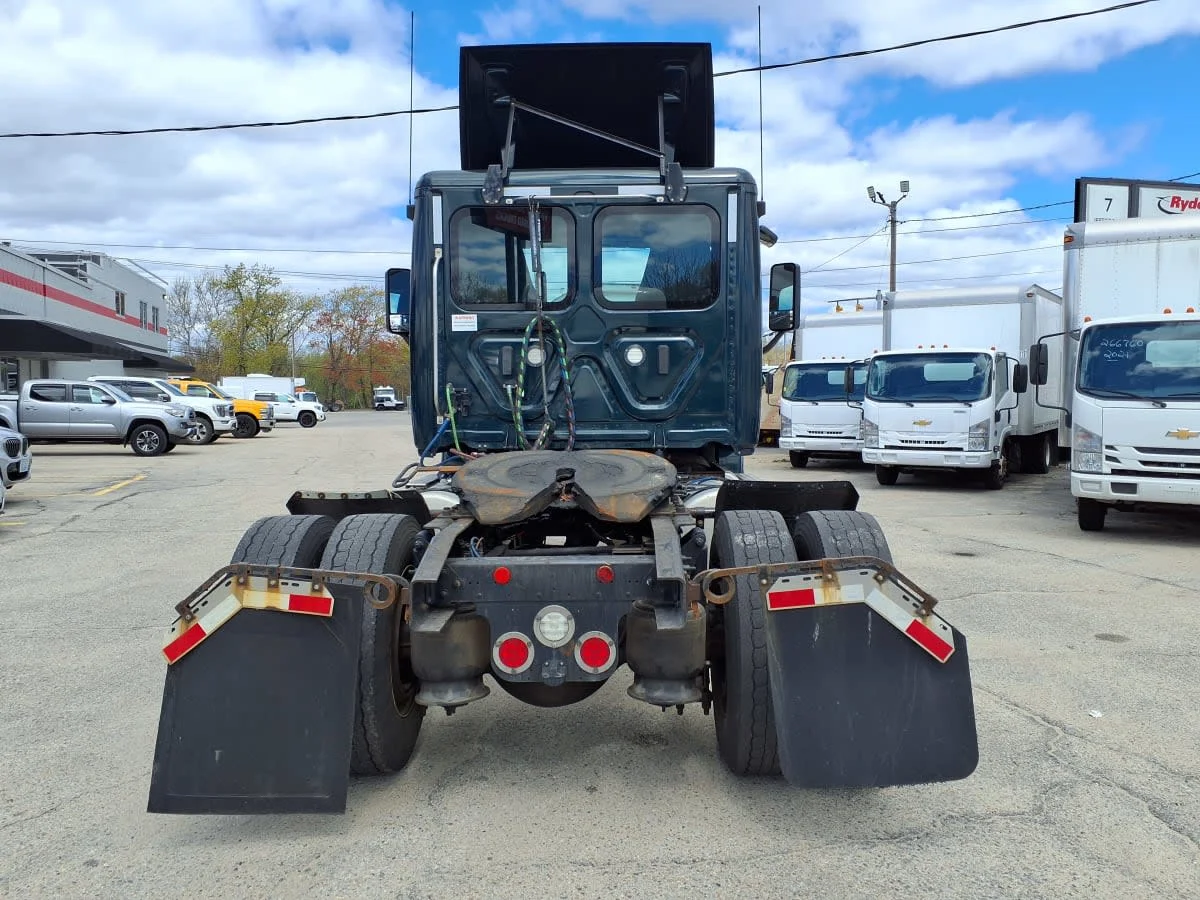 2019 Freightliner Cascadia in Warwick, RI — photo 5