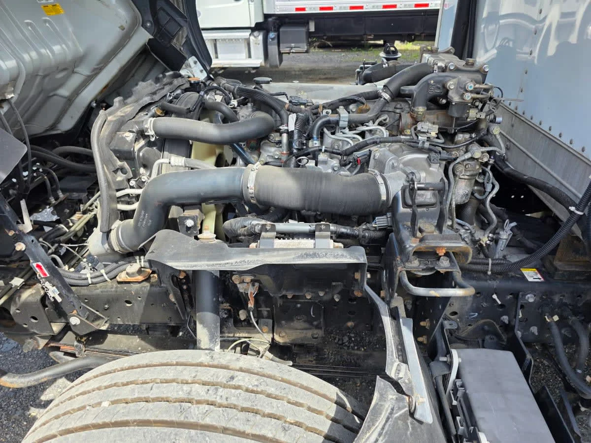 2019 Isuzu NPR - image 10