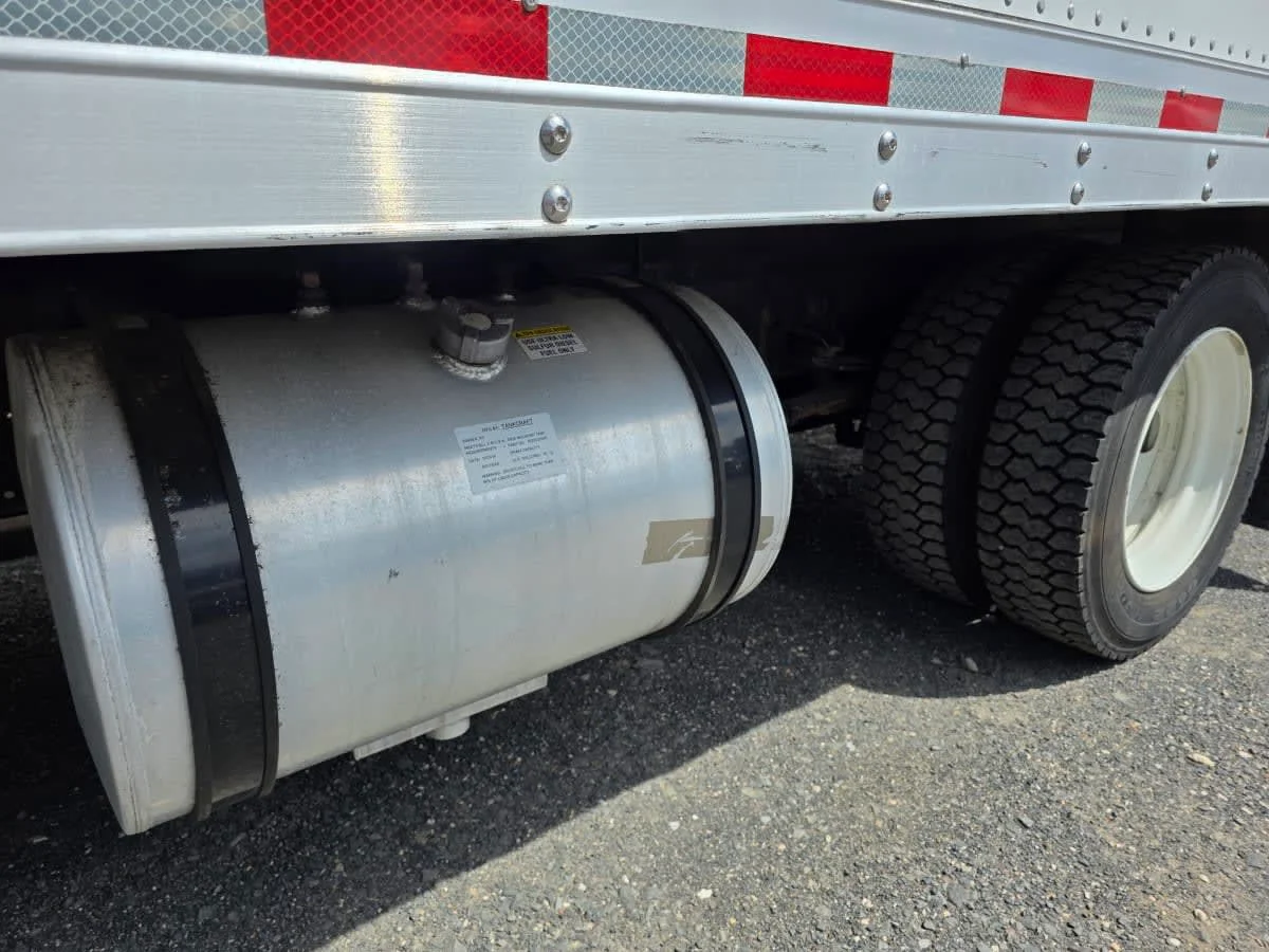 2019 Isuzu NPR - image 12