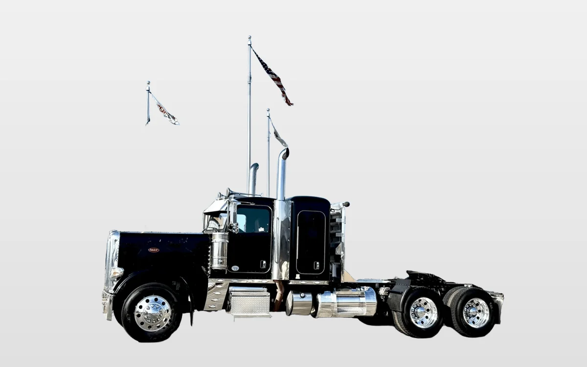 2021 Peterbilt 389 - image 1