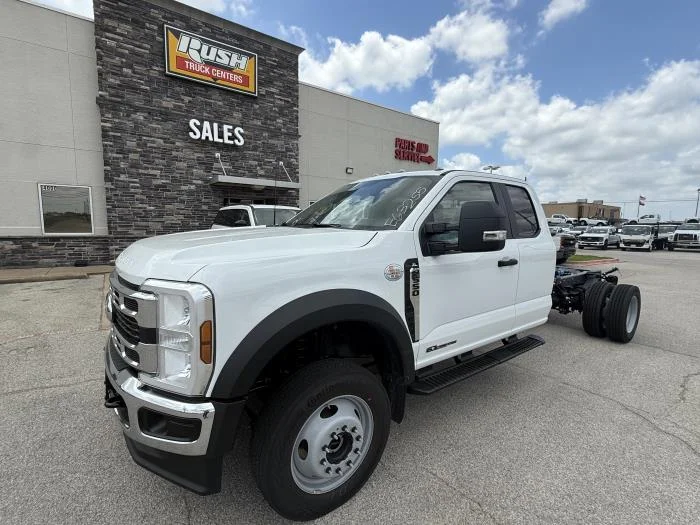 2026 Ford F-550 — photo 2