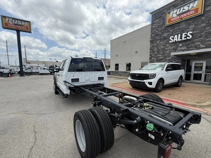2026 Ford F-550 — photo 4