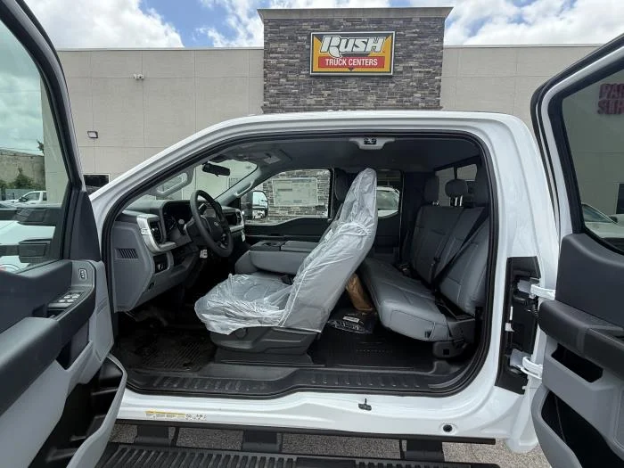 2026 Ford F-550 — photo 10