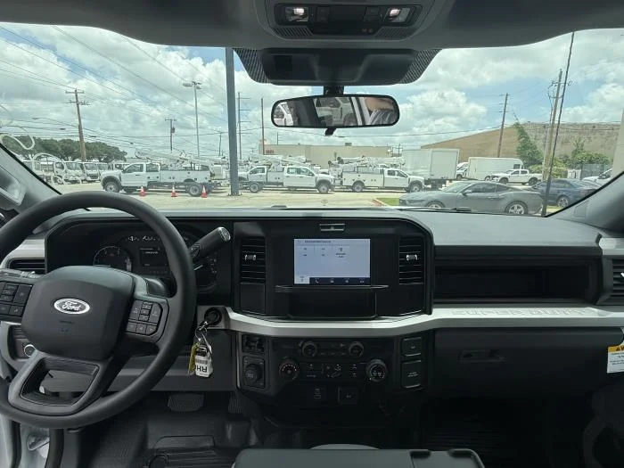 2026 Ford F-550 — photo 11