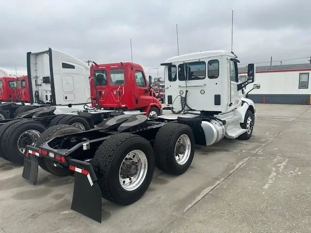 2020 Peterbilt 579 - image 7
