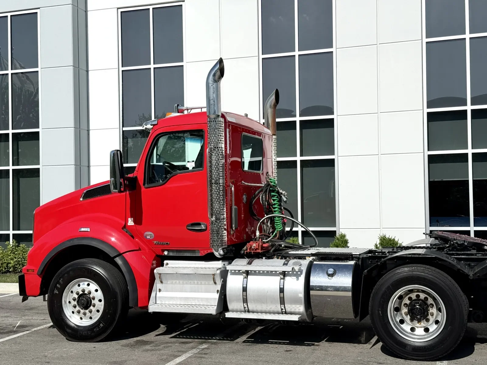 2022 Kenworth T880 in New Lenox, IL — photo 8