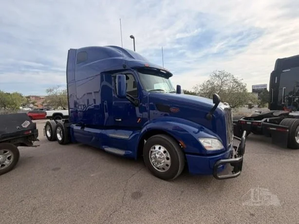 2022 Peterbilt 579 in St. George, UT — photo 4