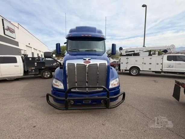 2022 Peterbilt 579 in St. George, UT — photo 3