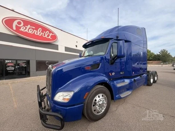 2022 Peterbilt 579 in St. George, UT — photo 2