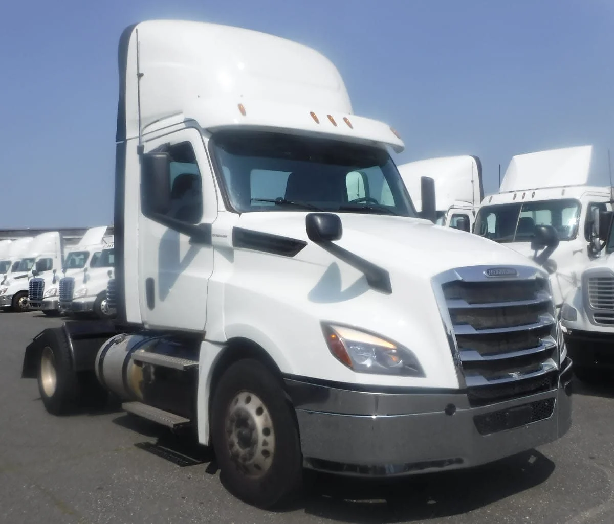 2019 Freightliner Cascadia in Springfield, MA — photo 3