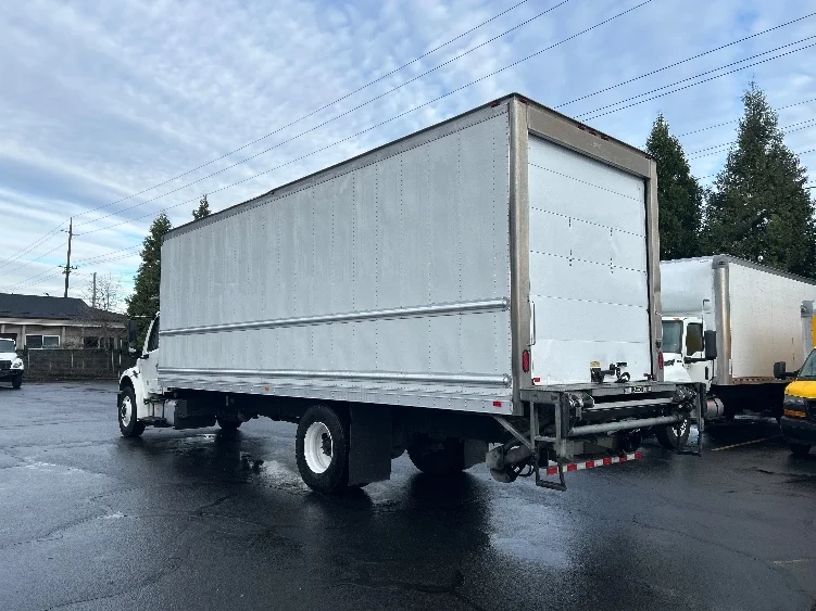 2020 Freightliner M2 106 in Portland, OR — photo 5
