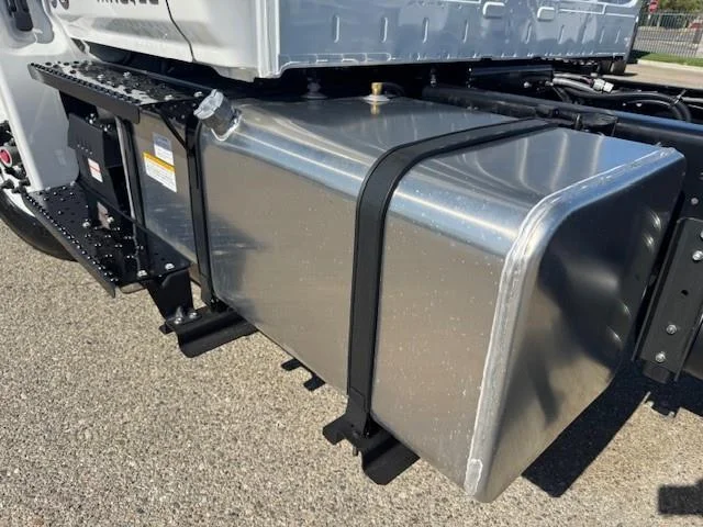 2025 Hino L6 - image 7