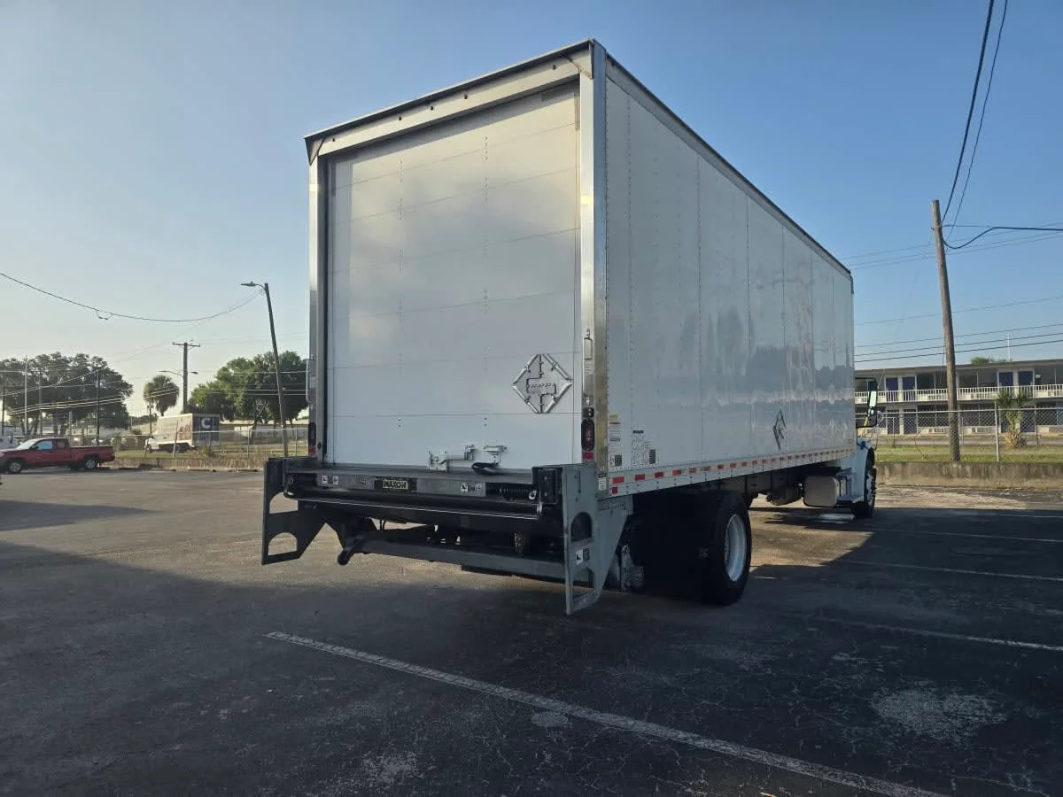 2021 Freightliner M2 106 in Tampa, FL — photo 6