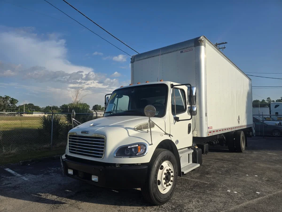 2021 Freightliner M2 106 in Tampa, FL — photo 3