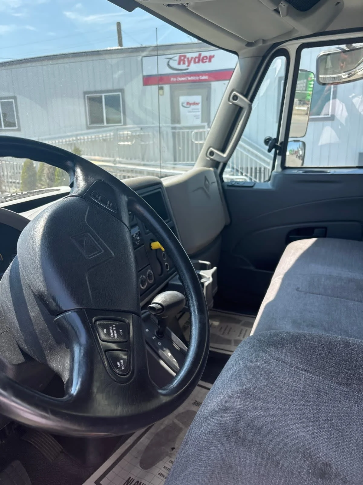 2017 International 4300 in Tacoma, WA — photo 7