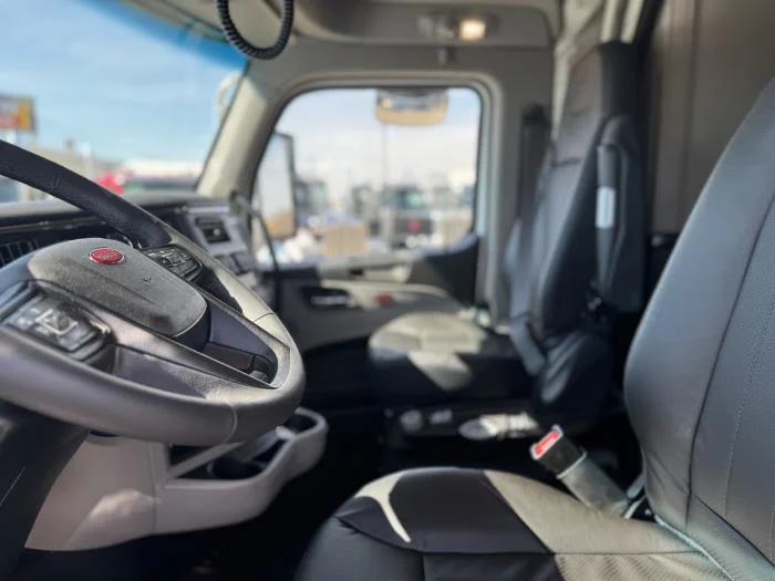 2026 Peterbilt 589 - image 15