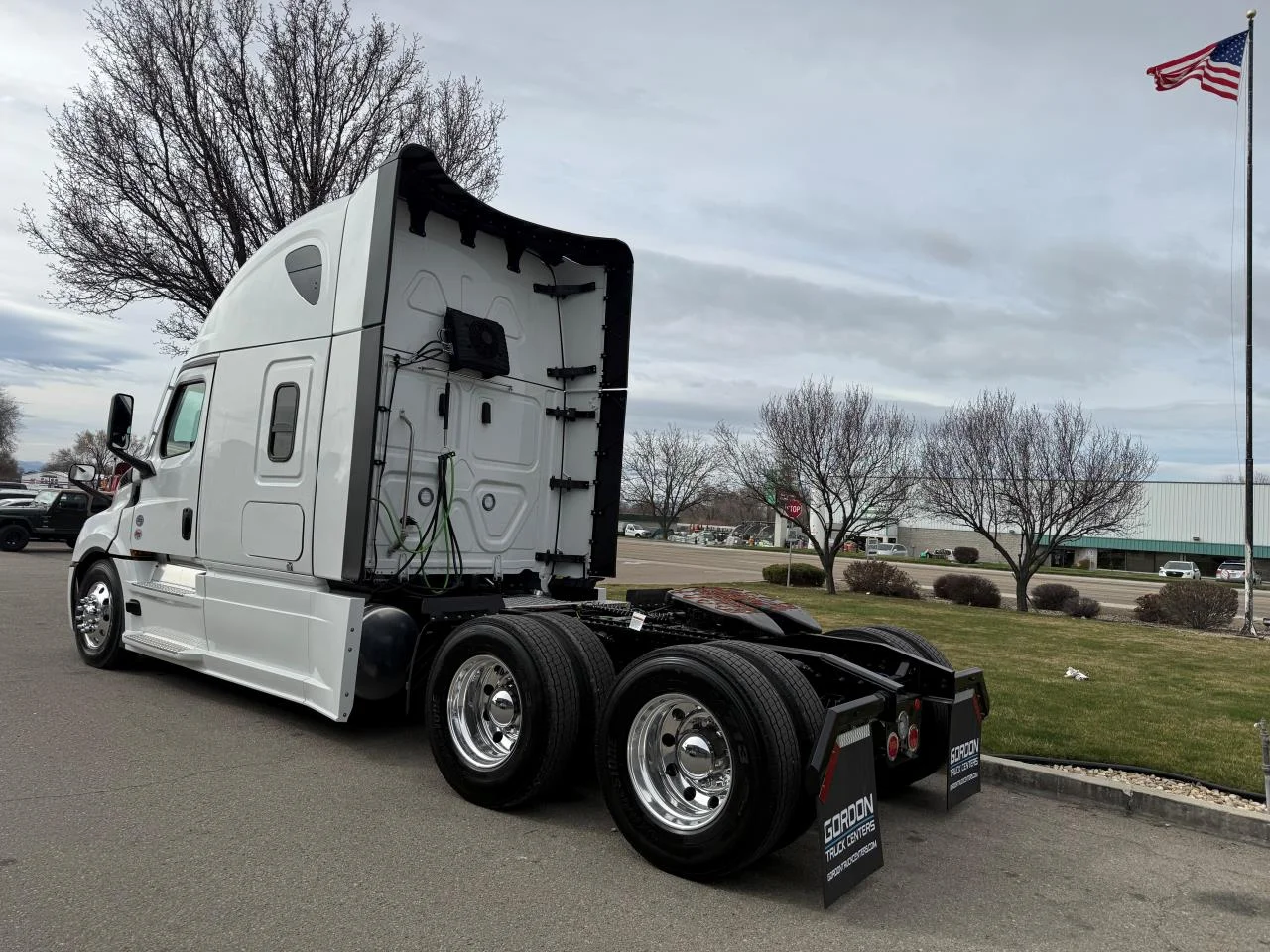 2027 Freightliner in Nampa, ID — photo 3