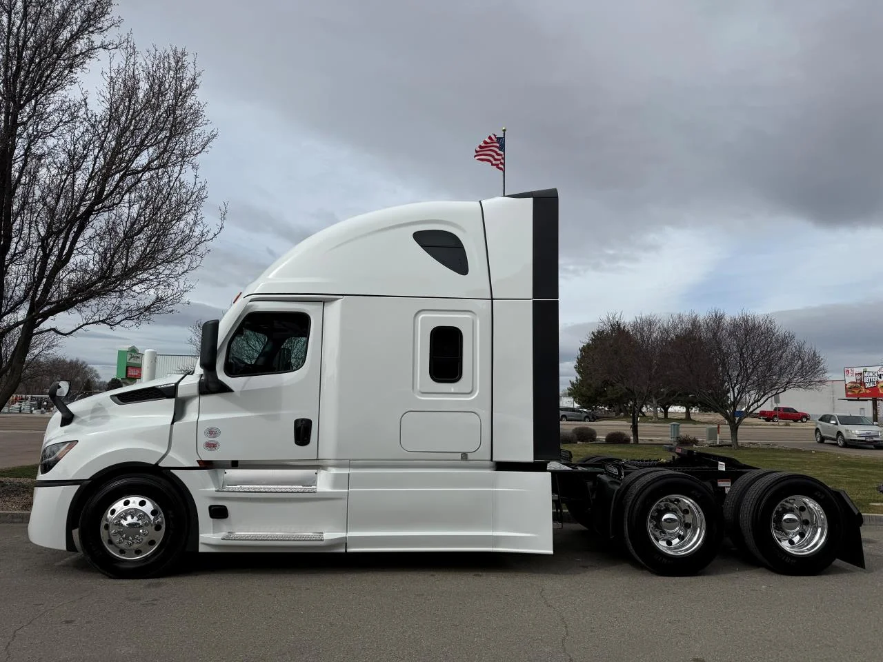 2027 Freightliner in Nampa, ID — photo 2