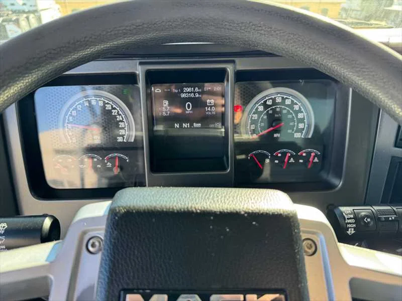 2023 Mack Granite - image 13