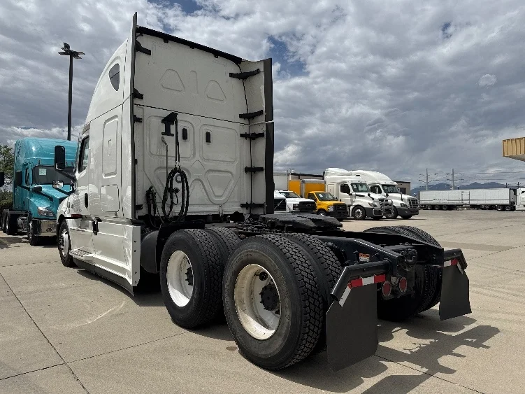 2024 Freightliner Cascadia in Salt Lake City, UT — photo 5