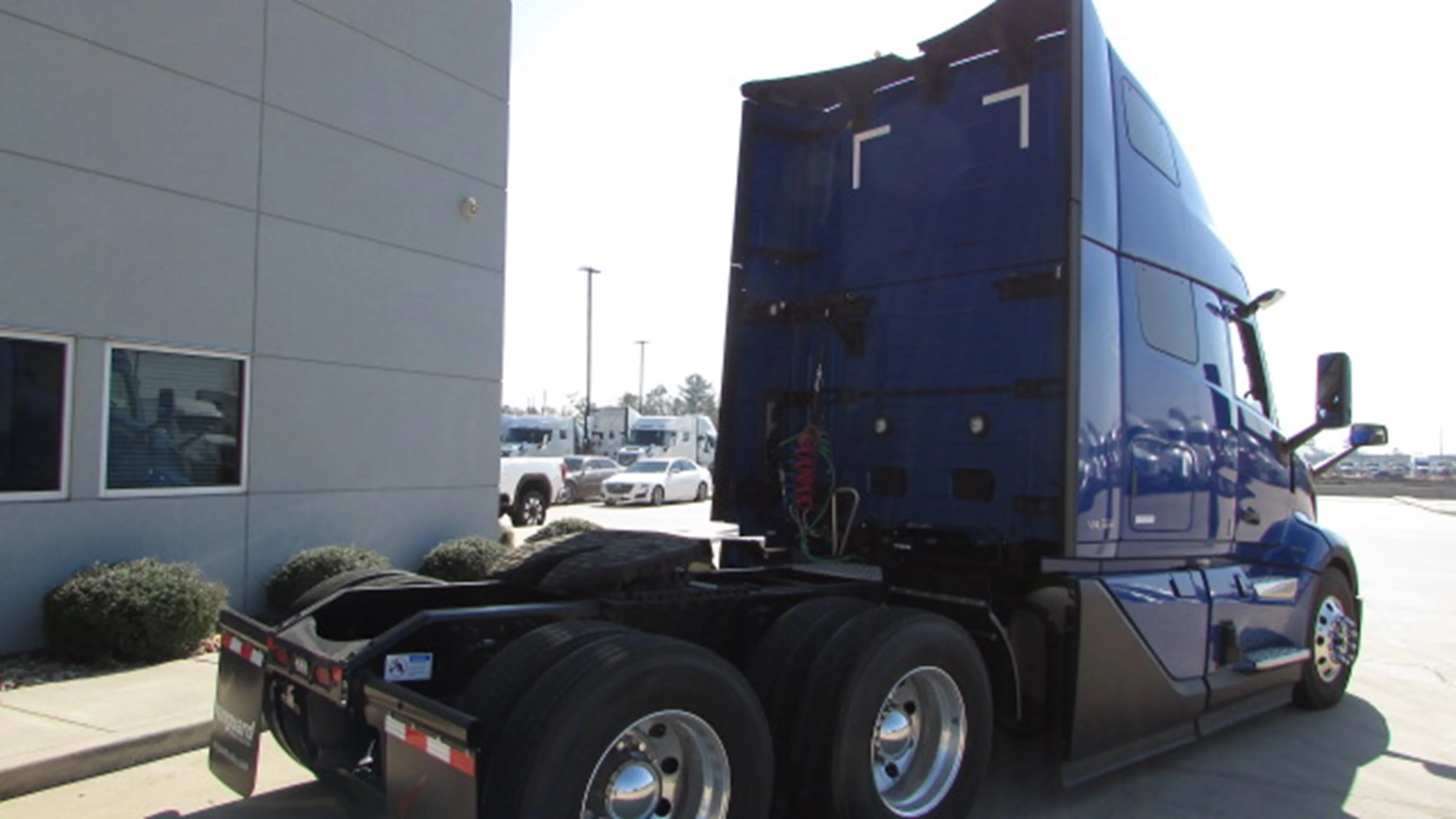 2026 Volvo VNL 660 in Houston, TX — photo 4