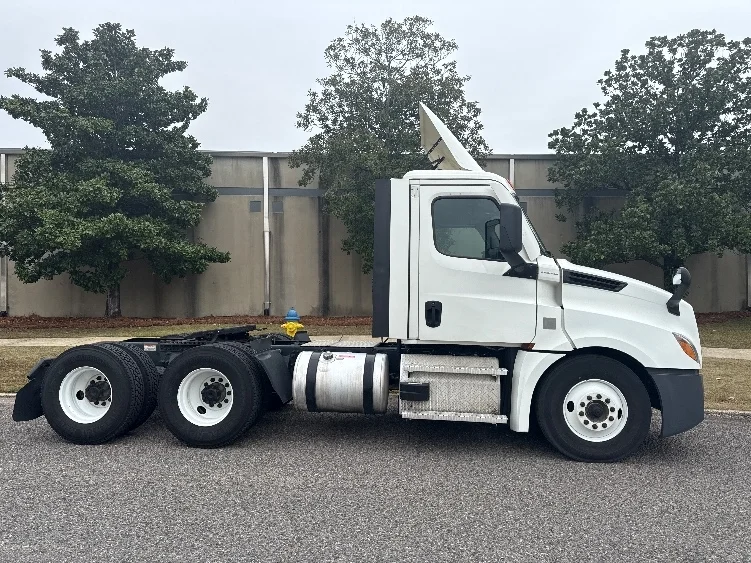 2021 Freightliner Cascadia in Homewood, AL — photo 8