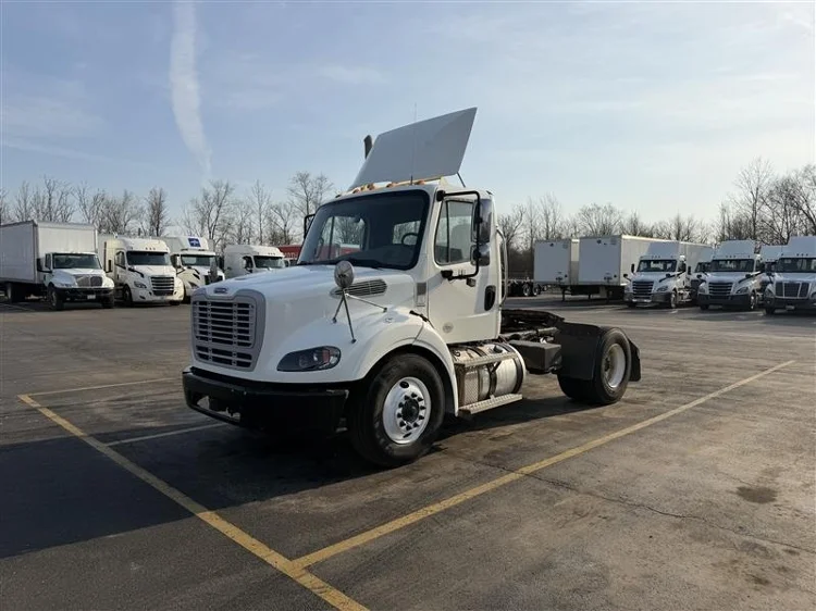 2020 Freightliner M2 112 - image 3