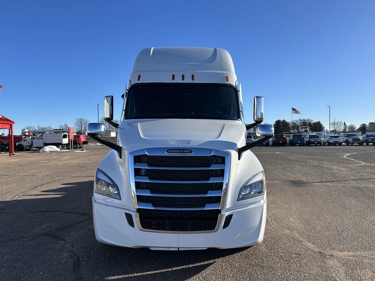 2026 Freightliner Cascadia - image 2